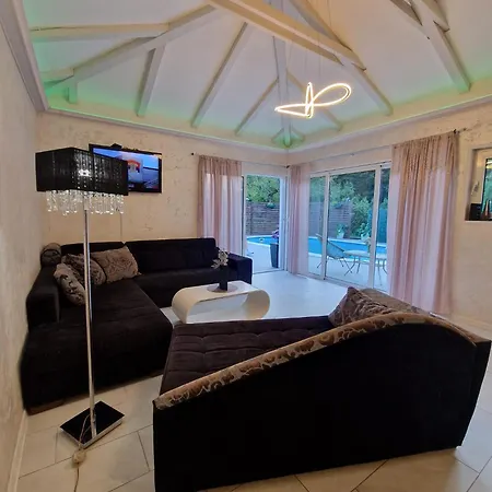 Nyaraló Vikendica Konstantin Slatina-banja Luka