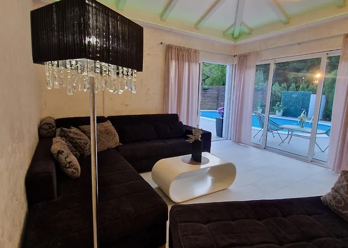 Vikendica Konstantin Slatina-banja Luka * Laktaši